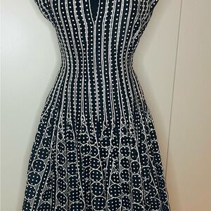 Spectacular Oscar De La Rents Black & White Polka Dot Midi Dress - Classic Fit.